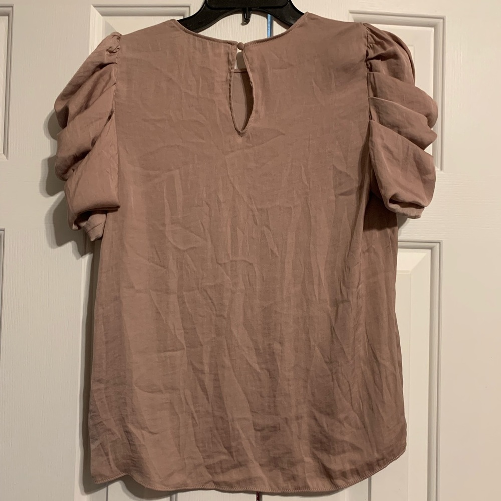 Woman’s blouse - Picture 5 of 6